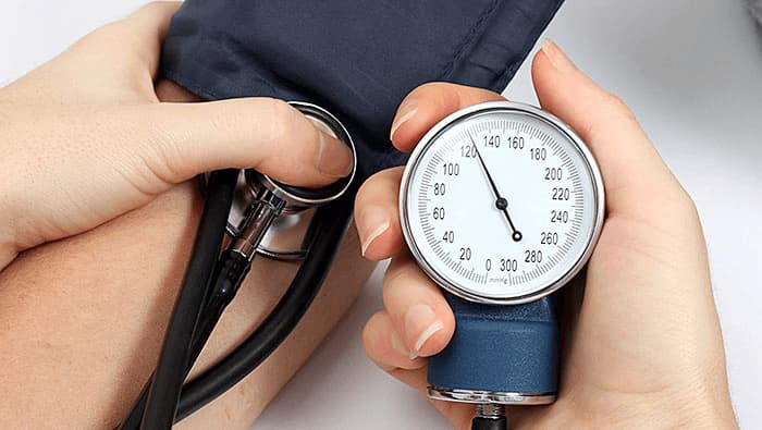 merenje krvnog pritiska postupak glavni simptom hipertenzije